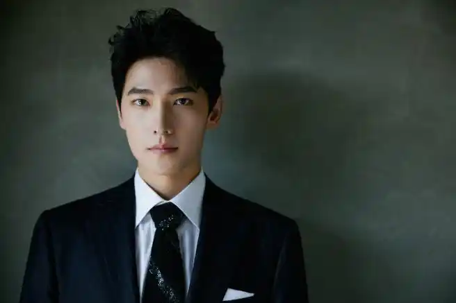 杨洋把后台走成t台##杨洋走路粉有福了