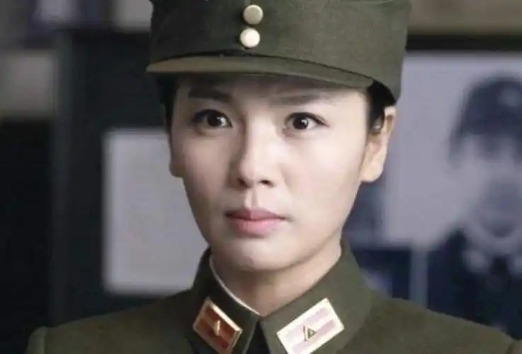 原创67娱乐圈十大穿军装最美女明星排名范冰冰最后第一名当之无愧