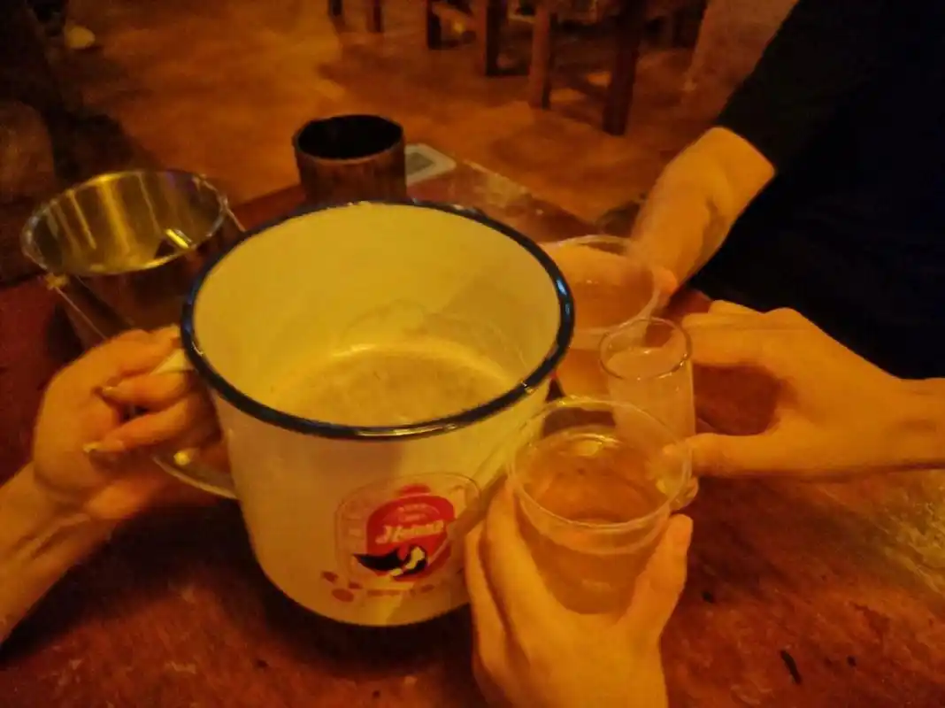 适合酒蒙子发朋友圈文案 1.