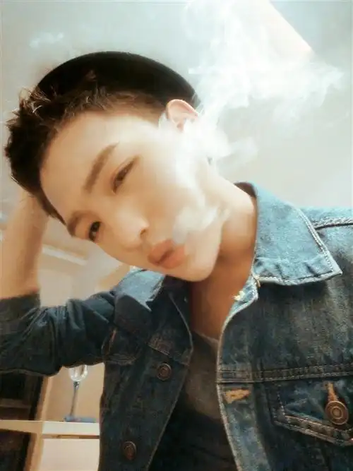 个性的非主流红人自拍_男生qq形象(5)