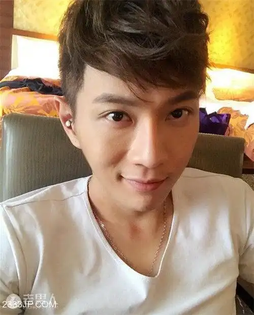 何孟怀是富二代吗 何孟怀和他老婆照片