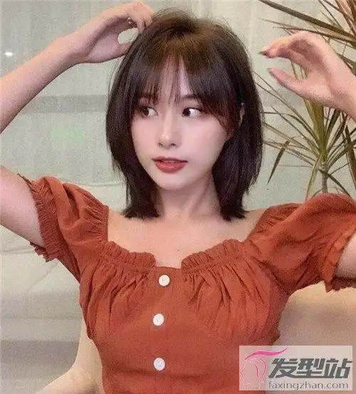 简约利落女生短发 干练时尚不失气质_发型站_最新流行发型设计发型