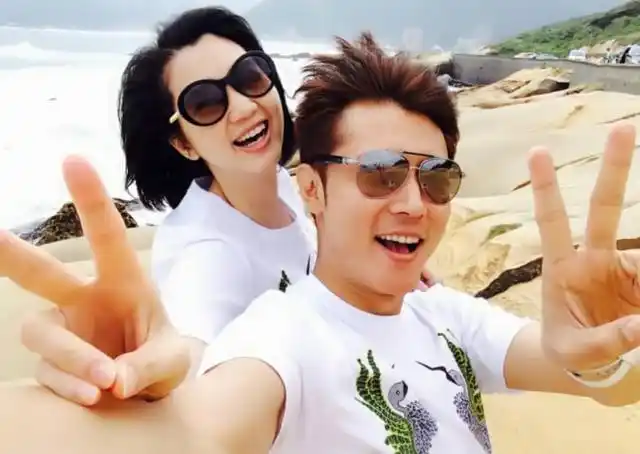 明星夫妻自拍秀恩爱邓超孙俪爱搞怪