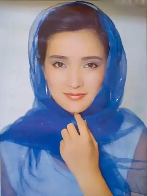 背负骂名嫁给许亚军的何晴,为何患脑瘤后陪伴她的却是廖京生?