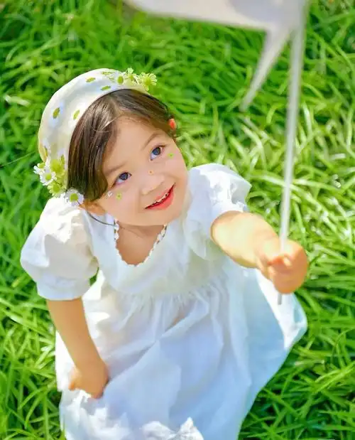 来一组春天的相片记录下宝宝的小美好吧