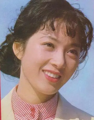 影视演员:温婉淡雅的龚雪