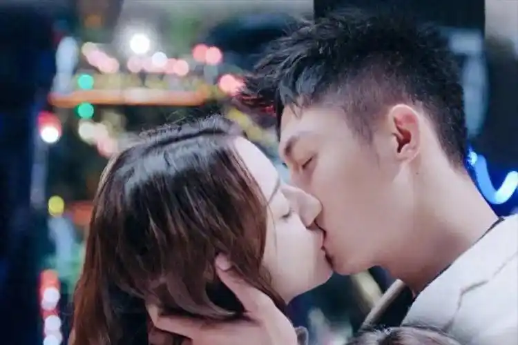 回顾黄景瑜承认离婚与前妻达成和解网友可以放心和热巴在一起