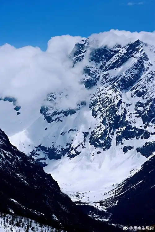 云南白马雪山白马雪山国家级自然保护区位于云南省西北部迪庆藏族自