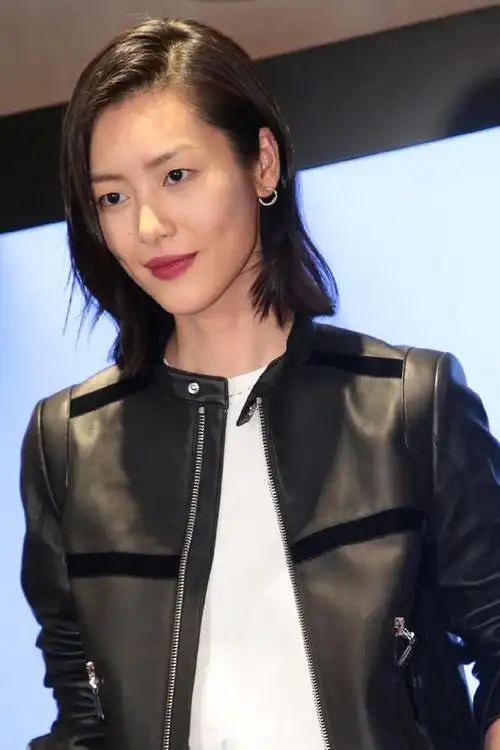 刘雯为何剪短发那么高级感,了解几点冷知识,你也一样潮流又时髦