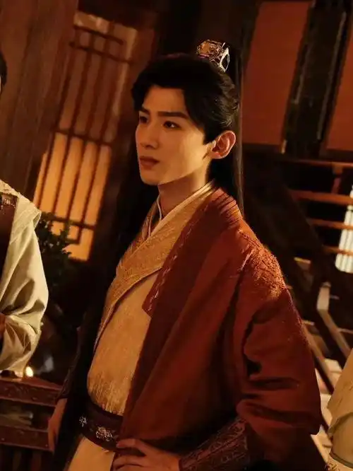 白敬亭造型合集:古风美男,英姿飒爽