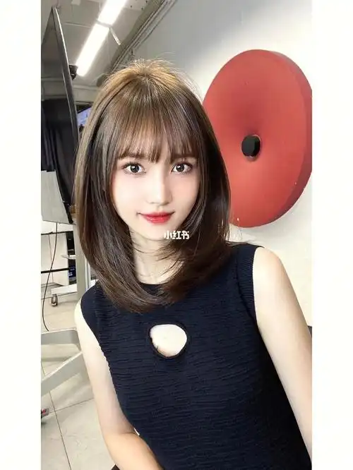 高级感空气刘海锁骨发