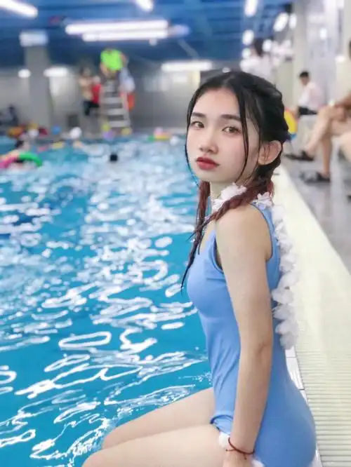 穿上泳装去游泳吧适合小个子的泳装哟附