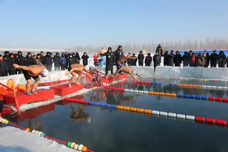 零下21度冰天雪地激情冬泳