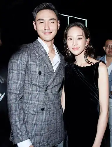 张钧甯邱泽关系扑朔迷离 女神约阮经天旧地重游