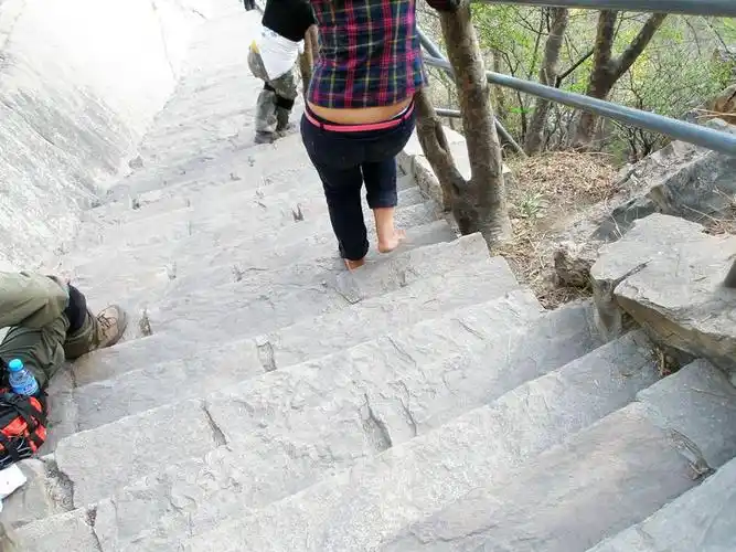 【平安贴】4月16日,鸿鸽登山队嵩山少室山平安归来