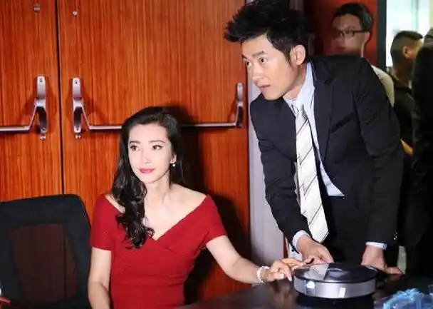 豪门娱乐圈 任泉李冰冰北漂初期的默契合作