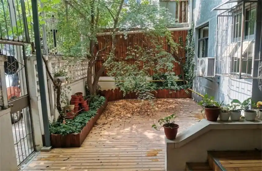 我们在说一层带小院儿户型的房子前,先来聊聊一楼的房子怎么样,实际上