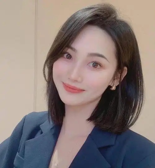 40岁女人尽量少留长发,烫小卷,今年这3种发型特火,洋气还减龄