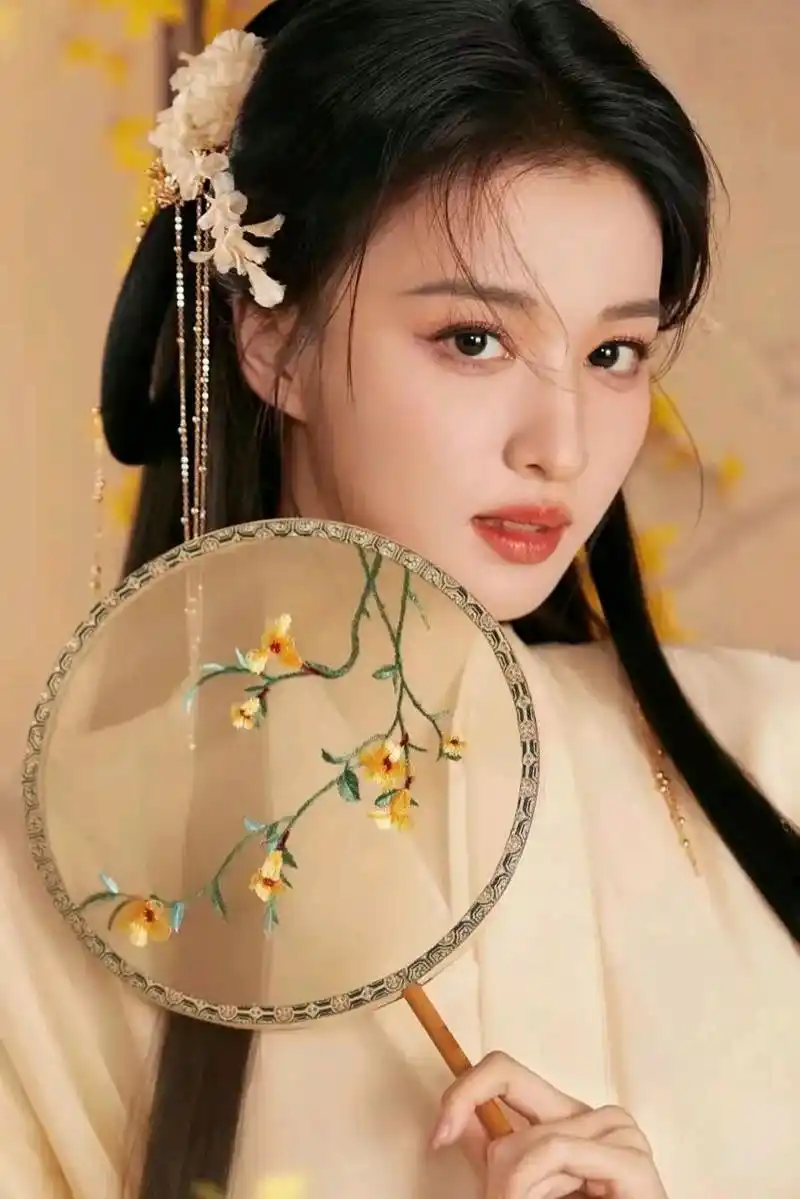 王楚然,绝美古装美照,太喜欢了#王楚然#