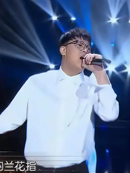金润吉演唱《兰花指》,旋律动人歌词有内涵,被感动到了
