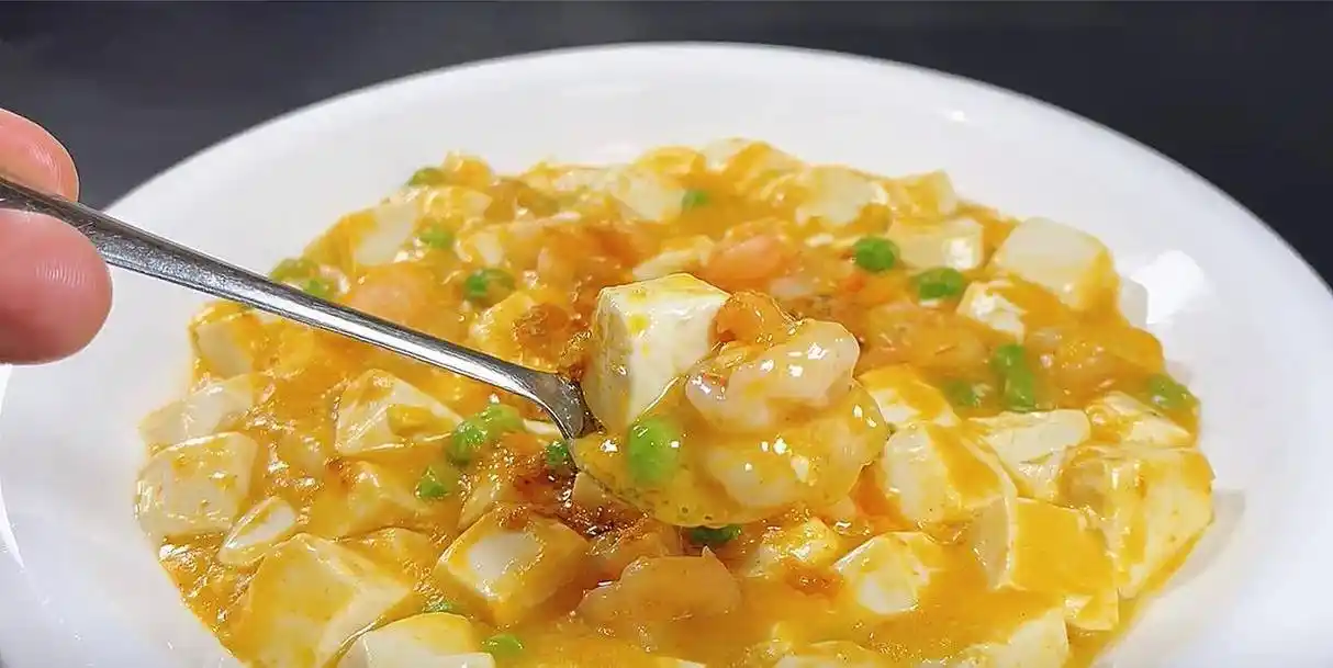 饭店68一盘的蟹黄豆腐,分享详细做法,成本实惠,香浓又下饭_备用_虾仁