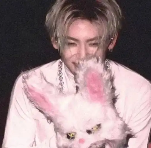 王琳凯头像壁纸