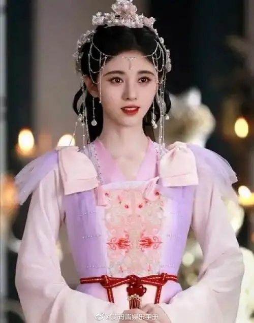 鞠婧祎新剧古装造型