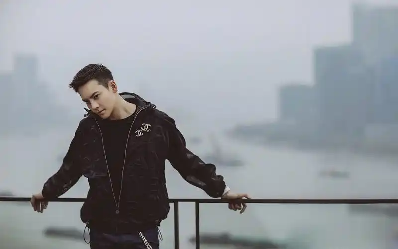 陈伟霆潇洒率性高清桌面壁纸