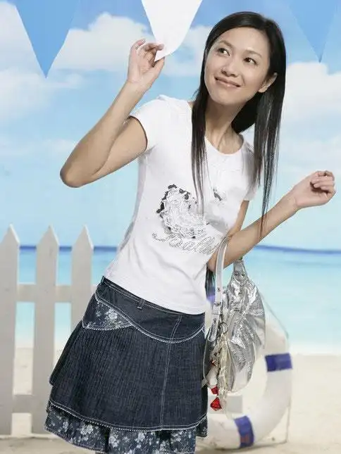 徐静蕾夏装写真演绎现代淑女