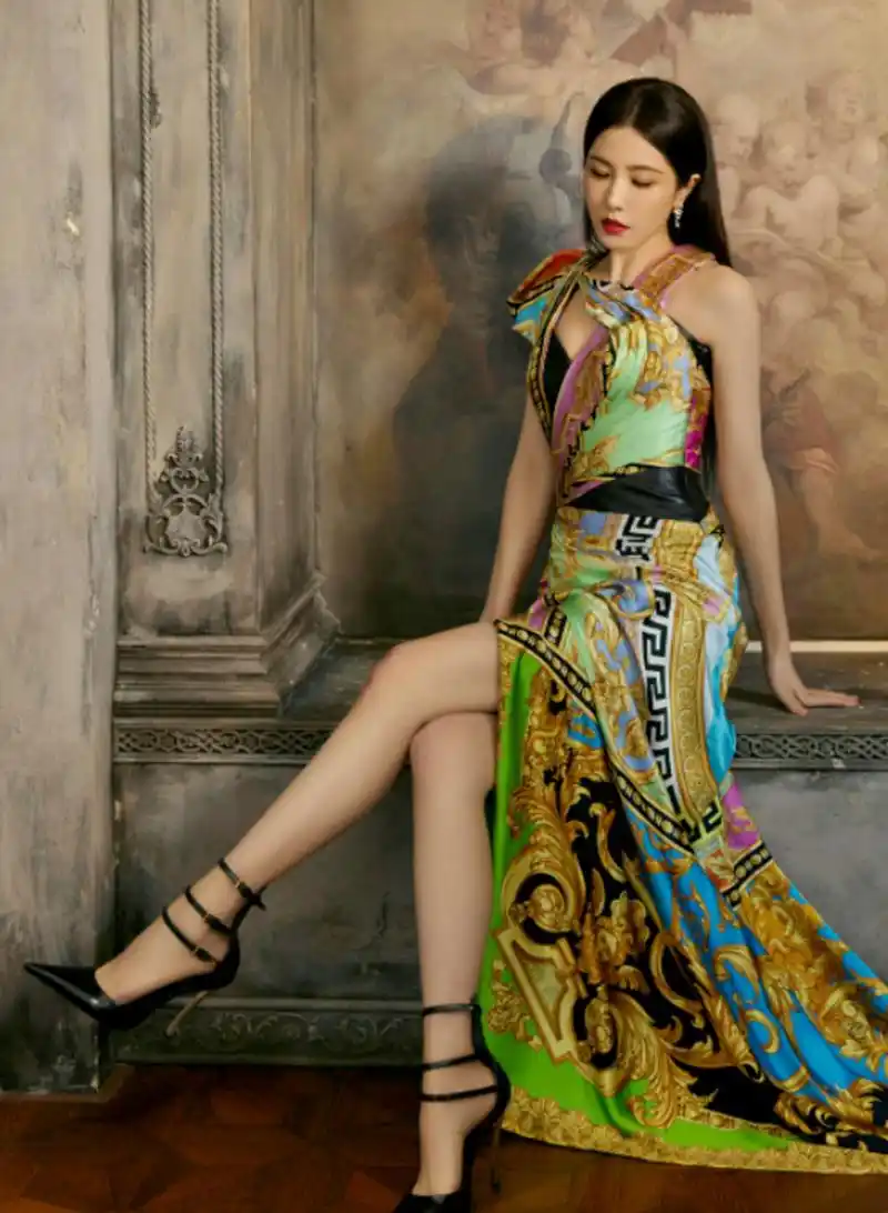 曾黎!这才是露腿的最高境界,性感但不媚俗!