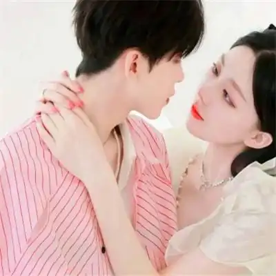 2023年新款超火情头情侣双人真人_情侣头像_头像屋