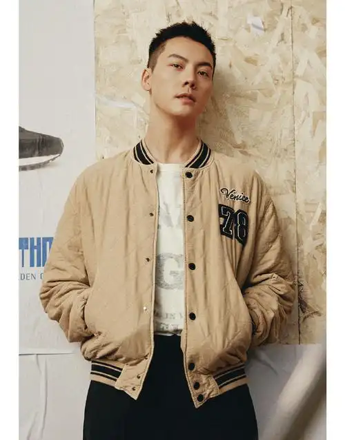 陈伟霆飞行夹克造型#随性时尚的短发霆哥@william威廉陈伟霆帅!