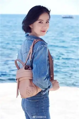 短发刘诗诗街拍大片曝光时而清新时而性感