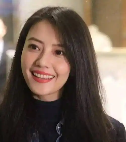 一笑就露馅,这15位明星的牙,"丑"得千奇百怪,太出乎意料_牙齿_笑容_唐