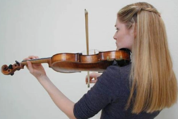 小提琴肩托正确的姿势 小提琴正确持琴姿势