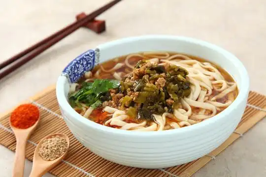 老坛酸菜面图片