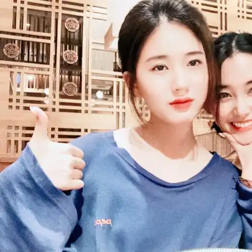 赵露思蒋依依头像