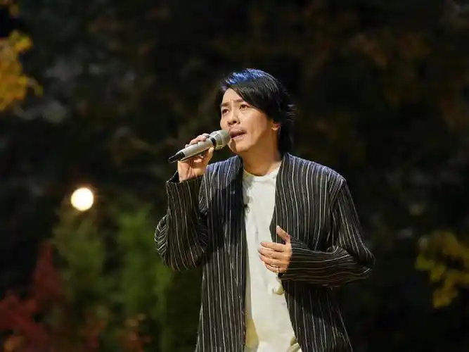 唱歌的人,是阿杜!方文山被阿杜的声音带进情绪里了!