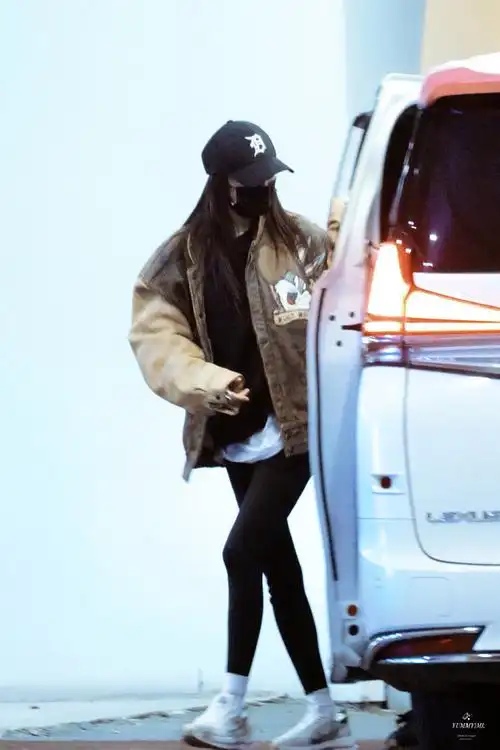 杨幂私服##杨幂上海机场穿搭##今日星拍放送