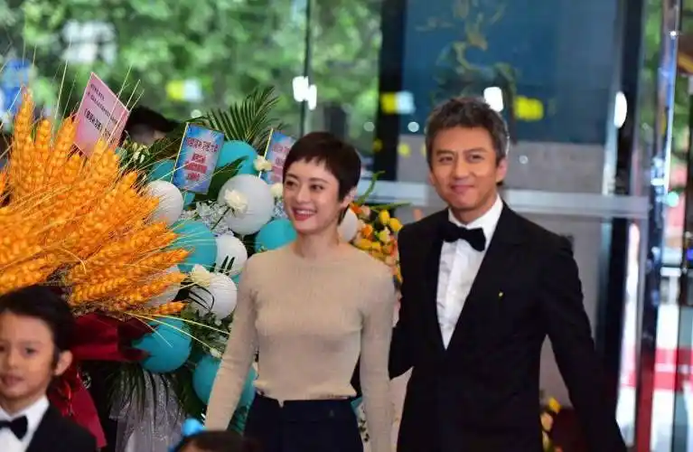 屡传"婚变"的孙俪和邓超早已走上了另一条康庄大道_关系_郝蕾_父母