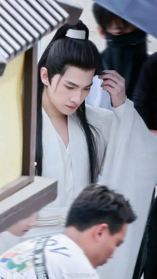 远方心有执念千重关逍遥在天涯自在在前方@杨洋#凡人修仙传杀青官宣