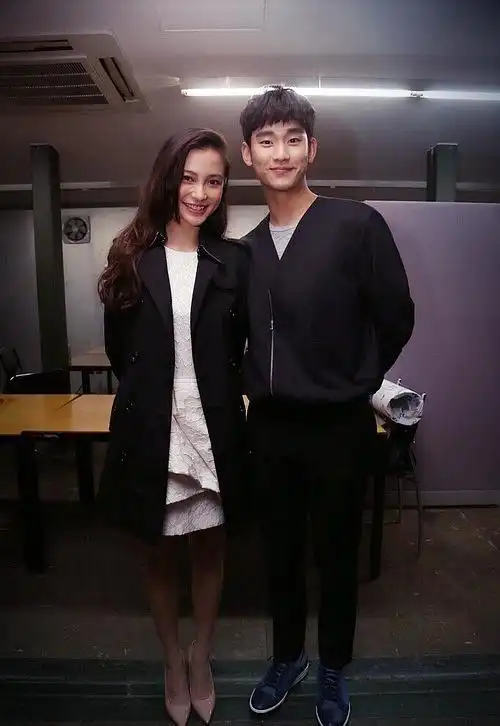 我发现金秀贤的身高都在脖子上 而且脸真的好小