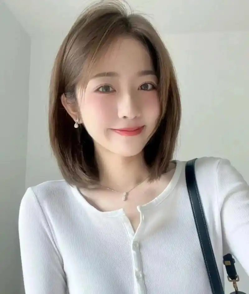 超飒短发女生减龄的发型