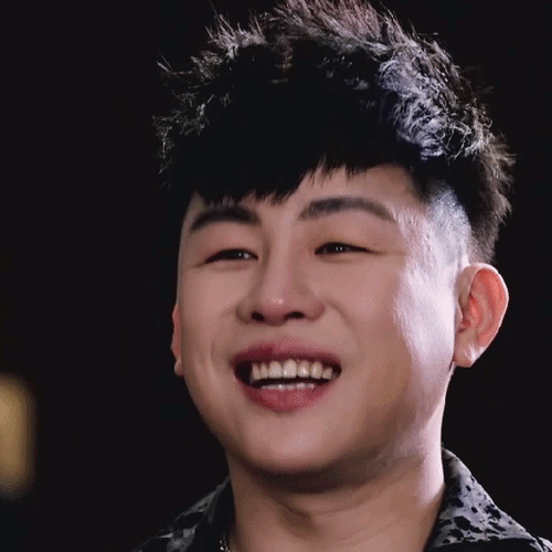 这还是胡彦斌吗不会走上前任整容那条路了吧