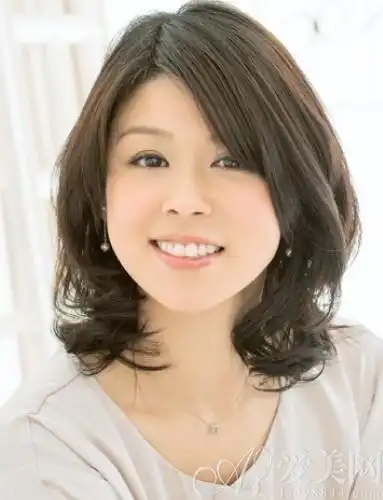 方脸适合什么发型齐肩梨花头修颜设计