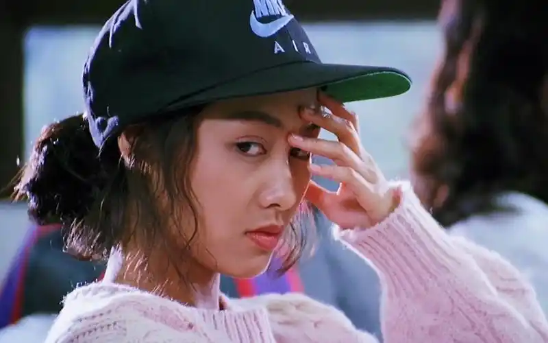 看过朱茵的无数电影,可只有他当星女郎的时候,才是我们心中最美