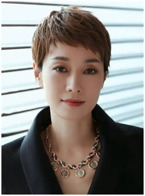 43岁马伊琍离婚后"造型"开挂!