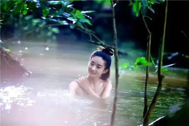 出水芙蓉图集(影视剧中古色古香的美人出浴图)(5)