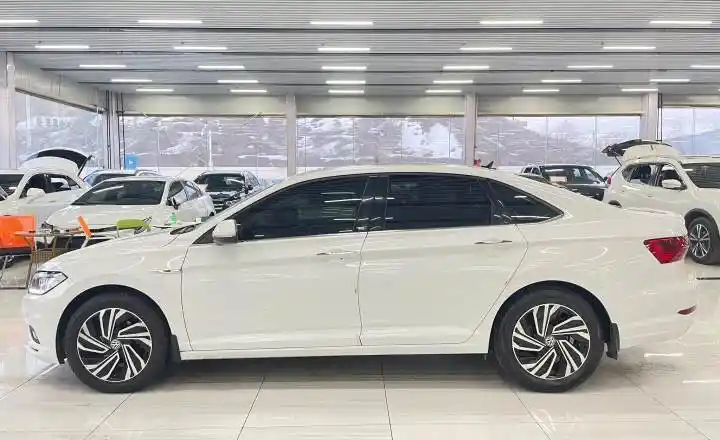 乌鲁木齐二手速腾 2021 款 280tsi dsg超越版 白色 - 小猪二手车