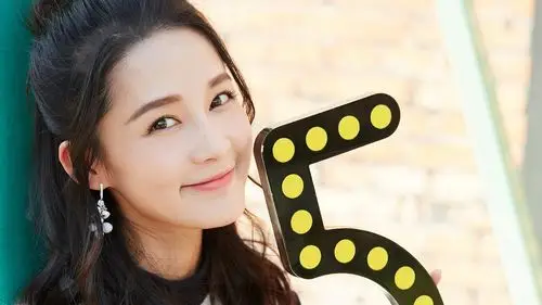 李沁演员清新美女明星明星风尚壁纸2